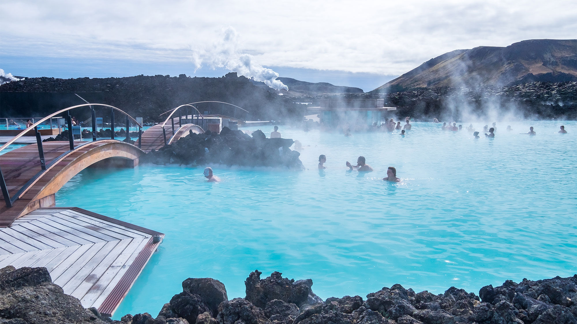 Volcanic activity once again closes Blue Lagoon in Iceland