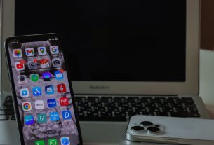 Russian citizens told “switch to Android” after Apple blocks key Russian apps