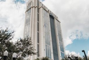 Florida bans local governments from pursuing net-zero emissions goals