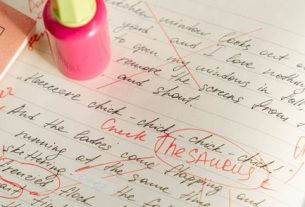 ProWritingAid VS Grammarly: Which Grammar Checker is Better in (2022) ?