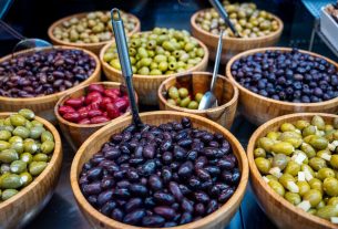 Types of Olives Explained: Castelvetrano, Kalamata, Manzanilla, and More