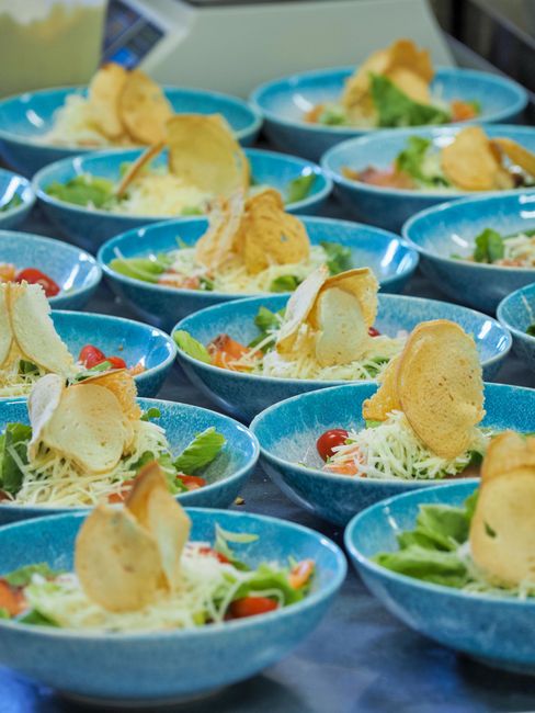 The Best Salad Bowls for Entertaining, Even if You’re Just Serving A Caesar Salad Kit