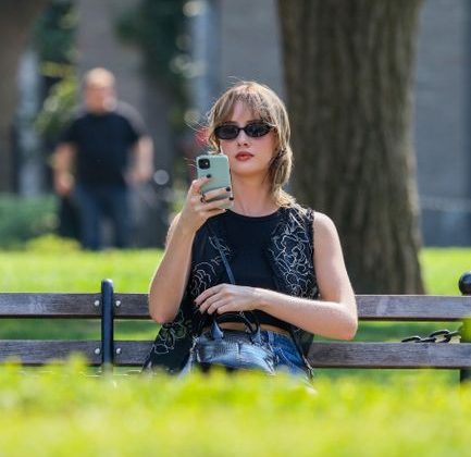 A Guide to Taylor Swift’s New York—From Dive Bars on the East Side to Cornelia Street Strolls