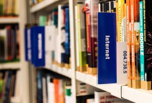 FCC may kill B program that connects schools and libraries to Internet