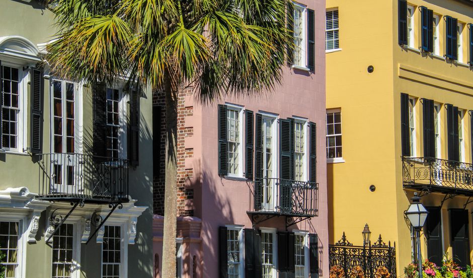 21 Best Charleston Airbnbs, From Colorful Cottages to Historic Homes