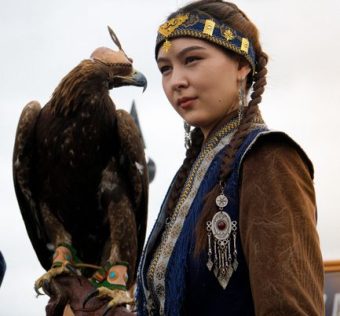 10 Hotels Helping Us Learn New Skills, From Jewelry-Making to Falconry