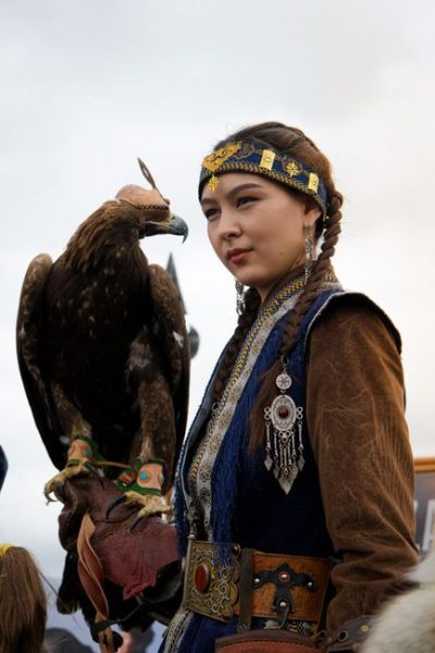 10 Hotels Helping Us Learn New Skills, From Jewelry-Making to Falconry