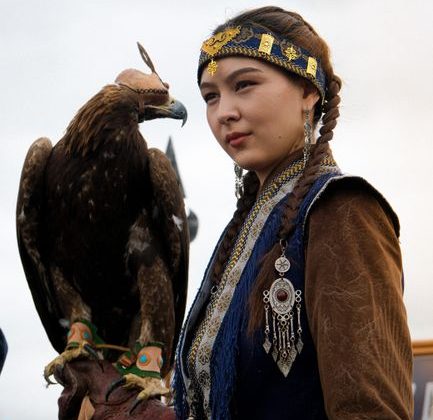 10 Hotels Helping Us Learn New Skills, From Jewelry-Making to Falconry