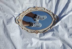 Love Them or Hate Them: These Polarizing Jelly Shoes Are Dominating Summer 2026
