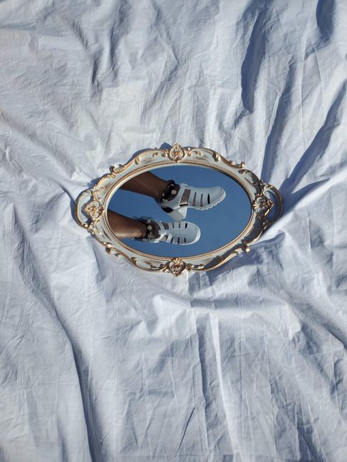 Love Them or Hate Them: These Polarizing Jelly Shoes Are Dominating Summer 2026