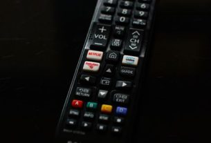 This Samsung “The Frame” TV Is 0 Off Right Now