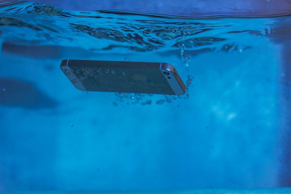 I’ve Tested More Than a Dozen Waterproof Phone Pouches—Here’s My Favorite