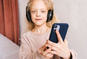 This Buried Apple Feature Turns an iPhone Into the Perfect Kids’ Dumb Phone